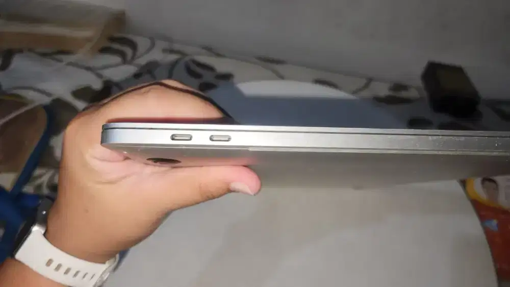 Macbook Pro 2018 Touchbar 15inch 32/512, iphone 8, iphone 11 pro max