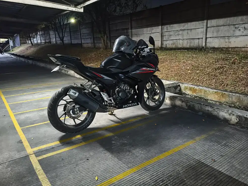 Di jual honda cbr 150 r tahun 2018