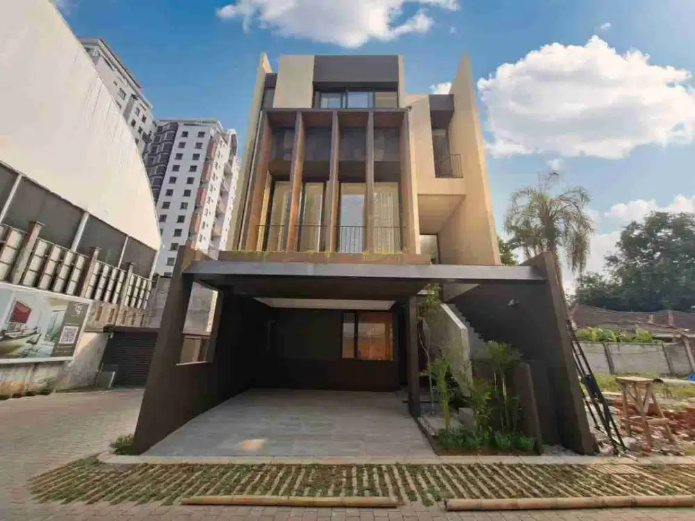 di jual rumah mewah lokasi strategis di jakarta selatan