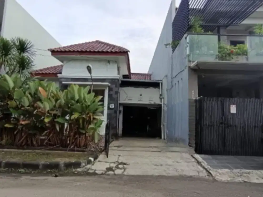 JUAL RUMAH INCLUDE AC 5 UNIT LOKASI ASRI STRATEGIS DAN SIAP HUNI PURIMAS RUNGKUT