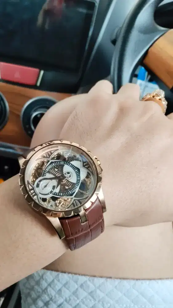 Jam tangan roger dubuis otomatis