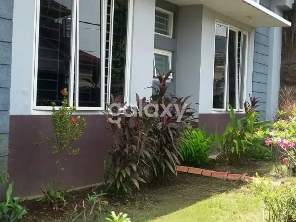 JUAL RUMAH HOOK TENGAH KOTA PASURUAN BARU RENOVASI