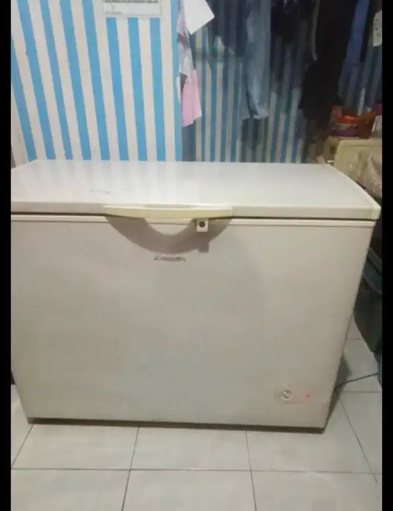 FORSALE Freezer Krischef 300L