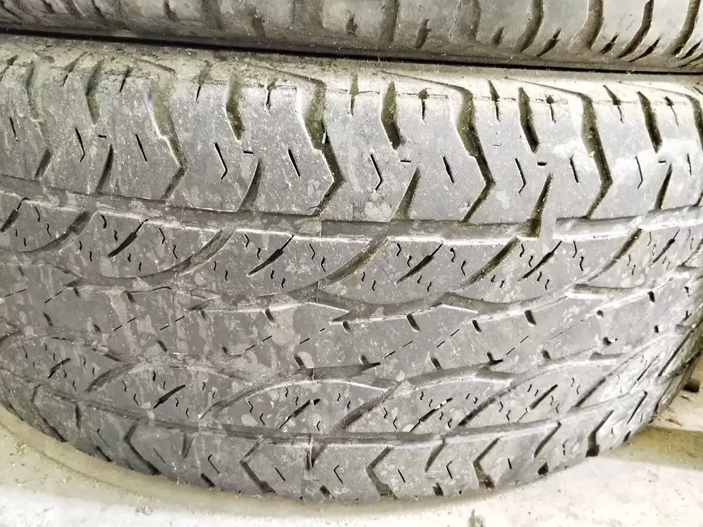 Ban Bekas Pajero Fortuner Trailblazer 265/60 R18 Kondisi Baik