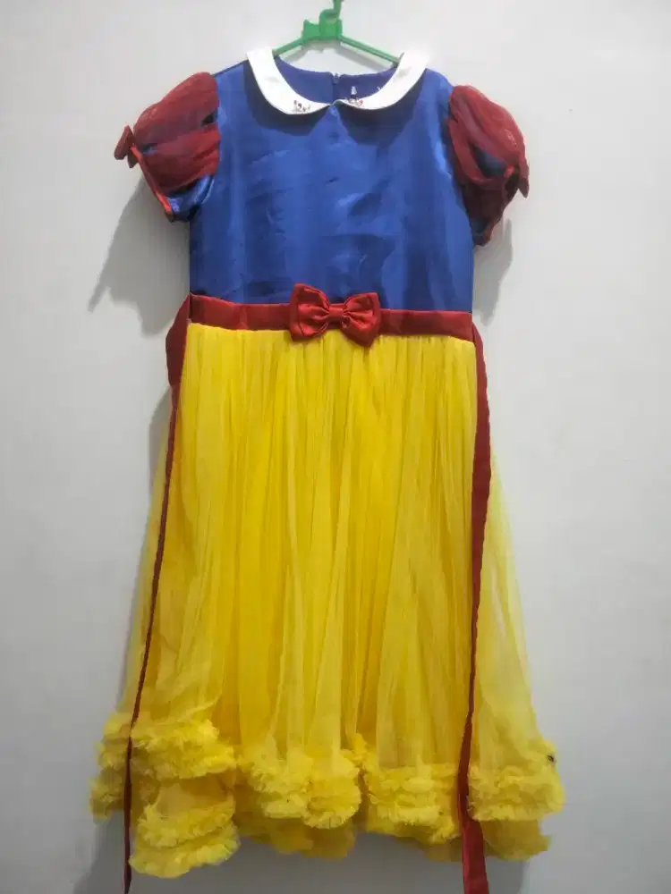 Dress putri salju umur 8 -9 tahun