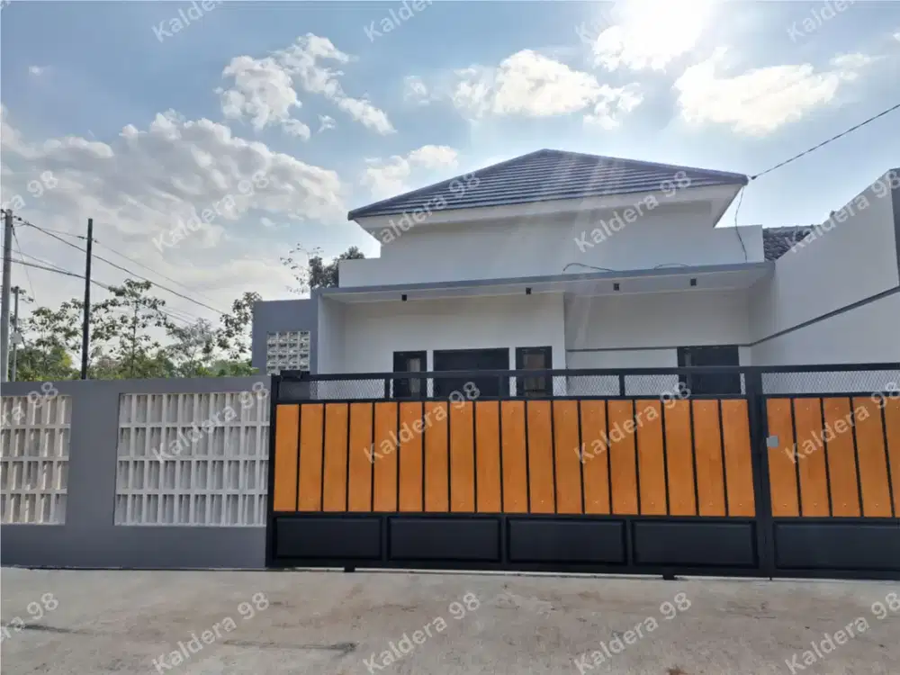 DIJUAL  RUMAH BARU 10 Menit Dari UNNES POSISI HOOK HADAP TIMUR DAN SELATAN SHM Ready

HARGA 565 JUTA CASH

Alamat : Gunungturun raya, Mangunsari Gunungpati Semarang 
 
-Status: SHM Dan IMB READY 
- Luas Tanah 120 m2
-Luas Bangunan 50 m²
-Kamar tidur 2
-Ka