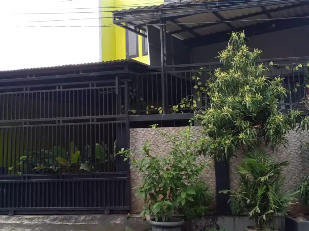 Dijual rumah tingkat 3 lantai lokasi strategis dekat pintu tol karang tengah Ciledug