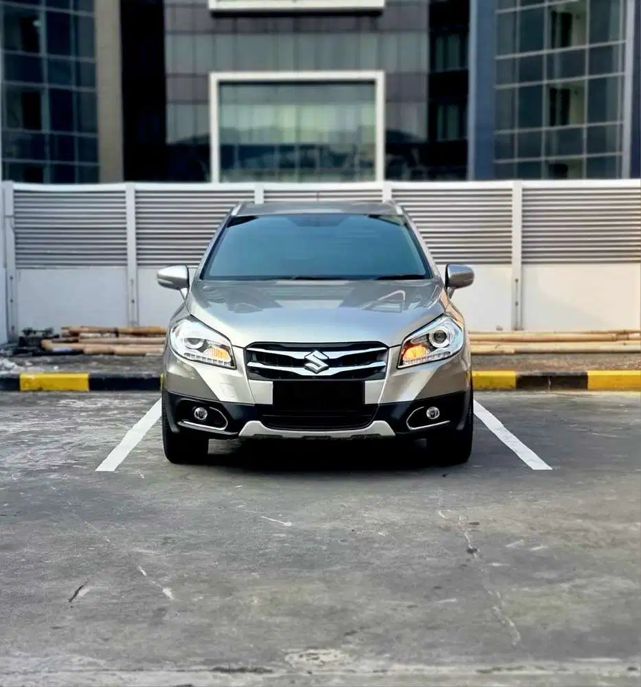 ‼️LOW KM‼️SUZUKI SX4-CROSS AT, MOBIL TERAWAT & SIAP PAKAI.