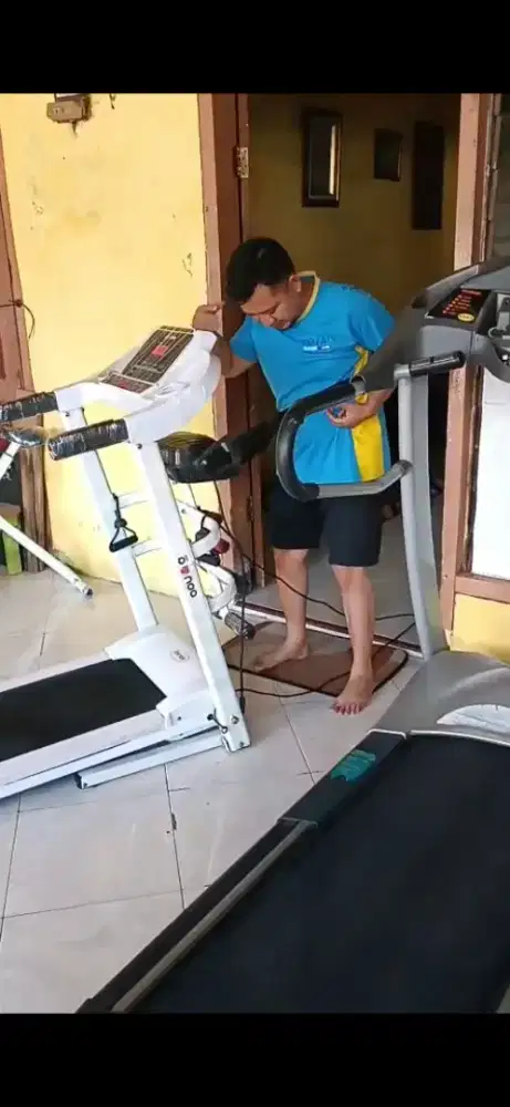 Alat fitness treadmill elektrik 5fungsi bagus