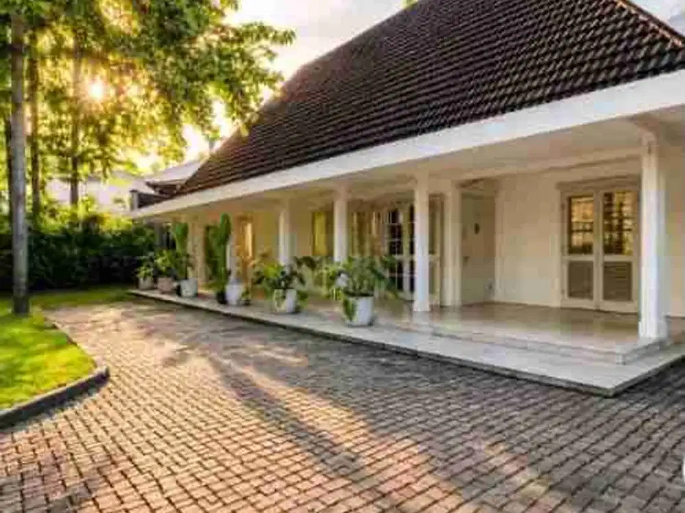 Rumah Clasic sangat terawat di premium Jakarta Selatan Kebayoran Baru