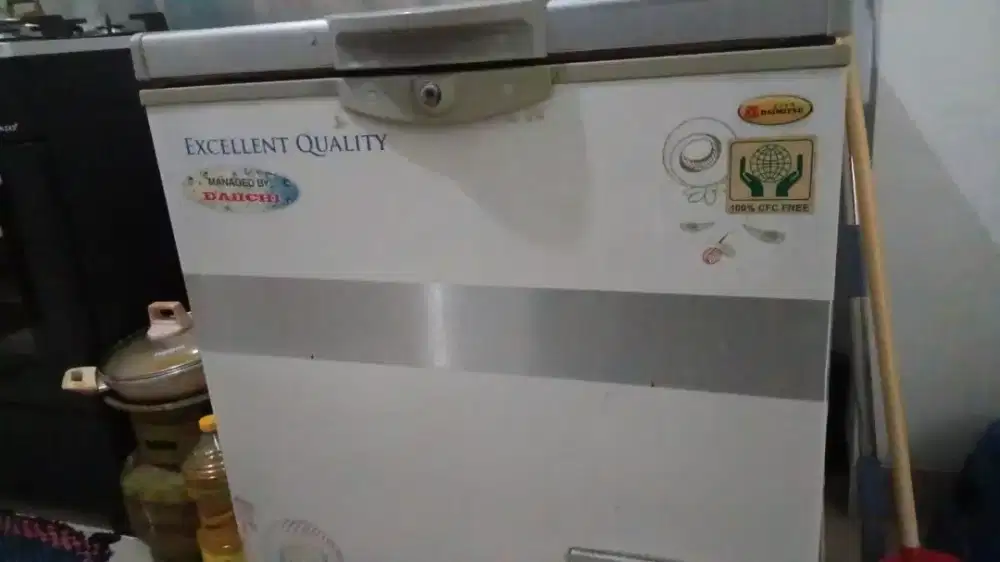 Jual cepat Freezer merek Daimitsu