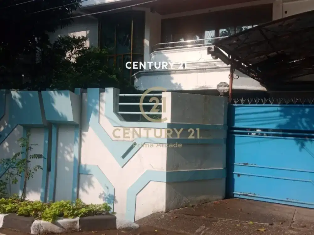 Dijual Rumah Asri dan Nyaman dengan swimming pool, Permata Hijau, Jakarta Selatan