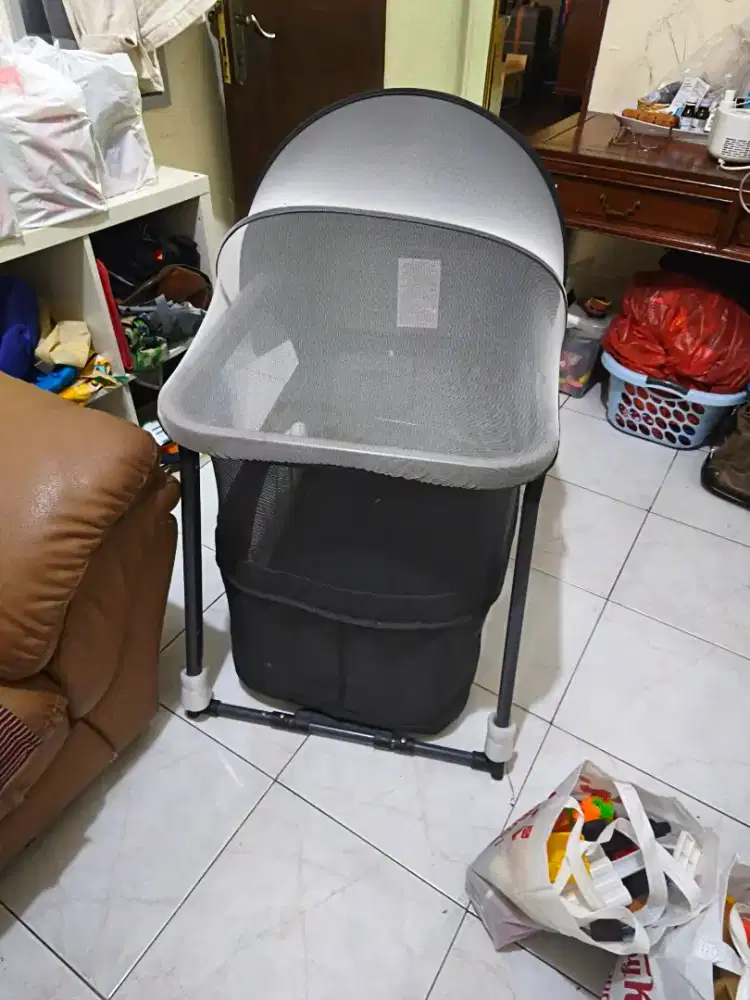 Baby crib bekas mereka Coco Latte