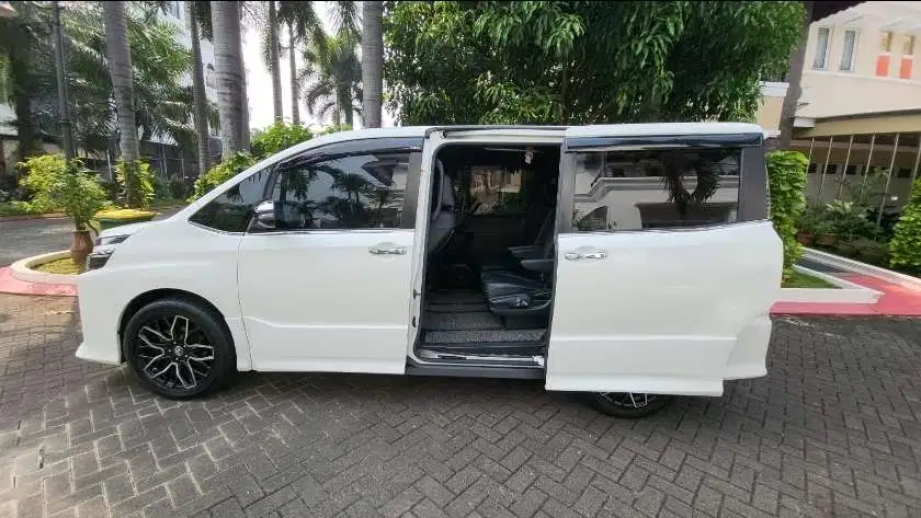 Toyota Voxy 2019 Bensin