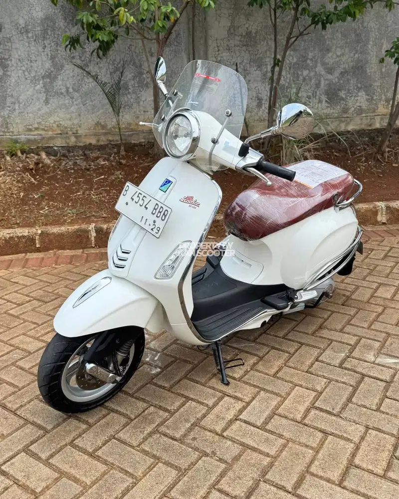 JUAL MURAH VESPA PRIMAVERA 150 3V 2014 MULUS