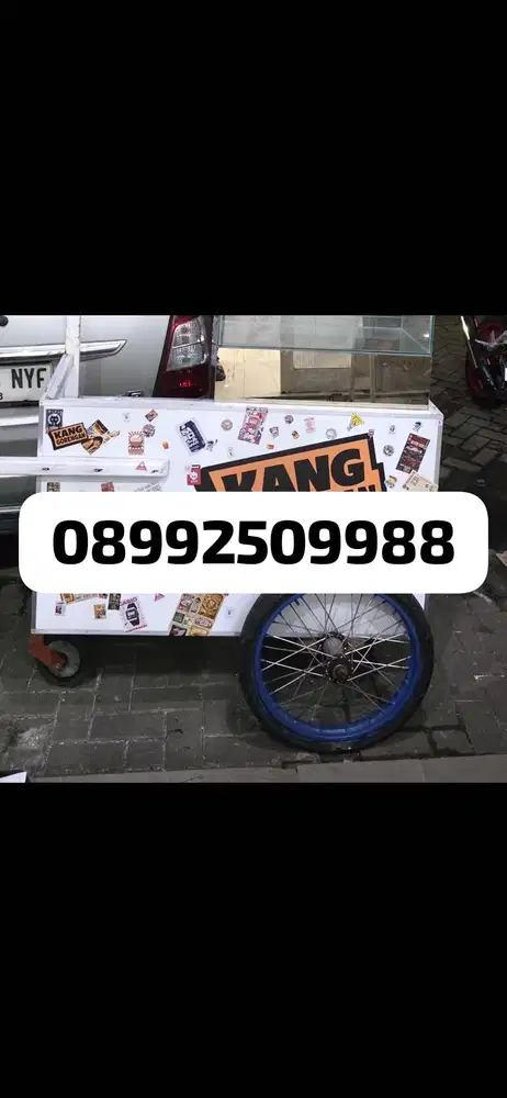 Karyawan toko area gading serpong