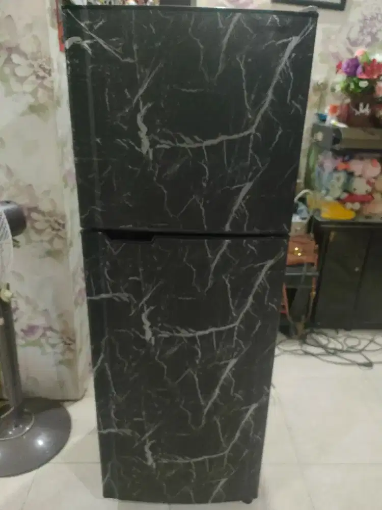 Kulkas 2 pintu toshiba siap pakai