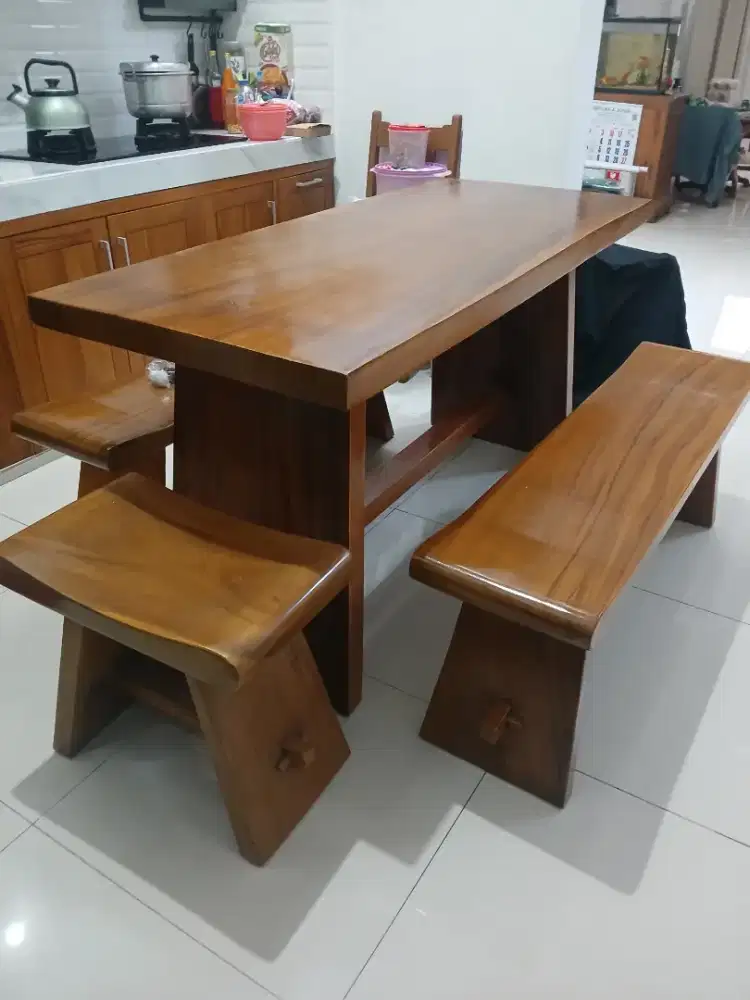 Meja Makan  Tebal & Berat