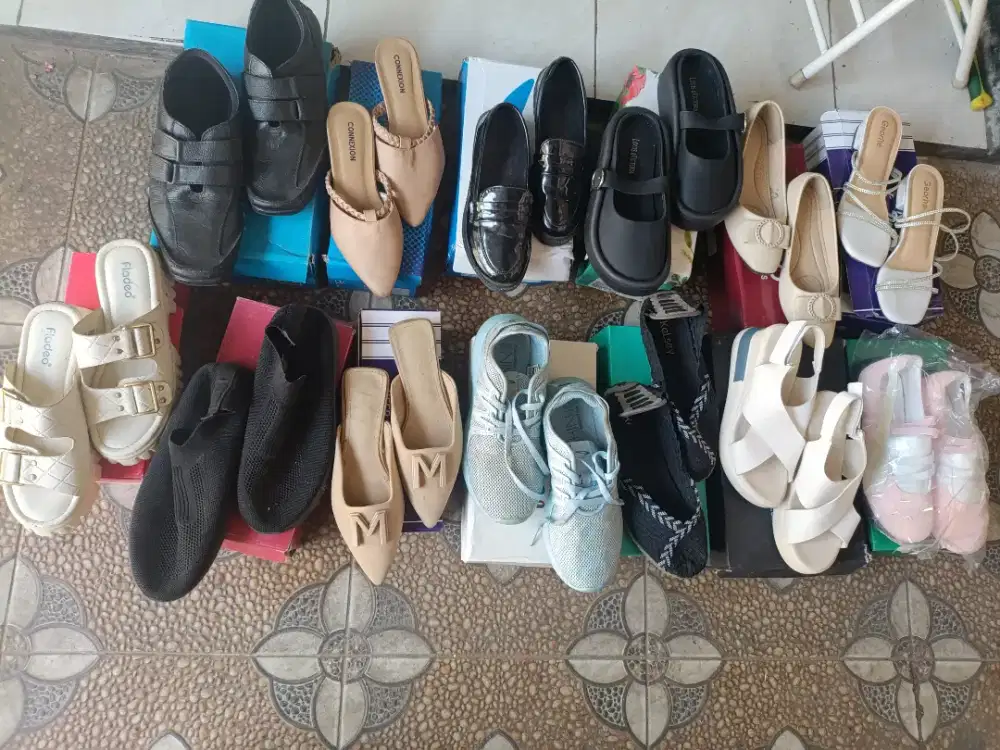 Ada sepatu dan sandal,, size 37,36,38