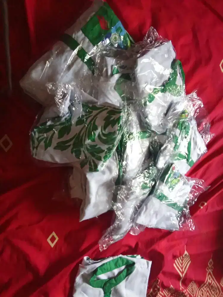 Dijual murah baju muslim untuk pengajian anak ukuran m L s XL dan L.
