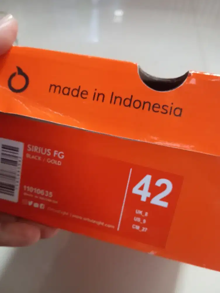 Sepatu bola ORI rasa baru
