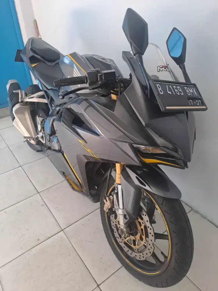 Cbr 250rr dki surat komplit Pajak on mulus 4rb KM original