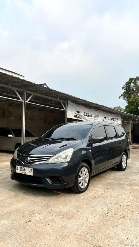 Nissan Grand Livina SV Facelift 3 Baris A/T 2013