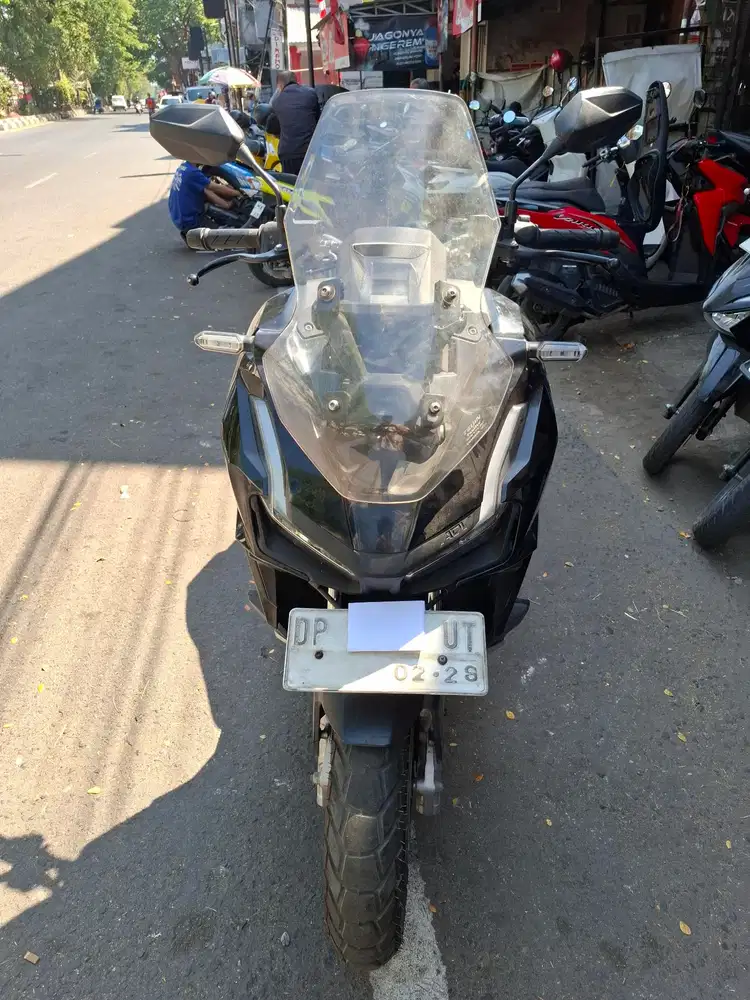 Honda Adv 160cc 2023 Hitam Cbs Plat DP