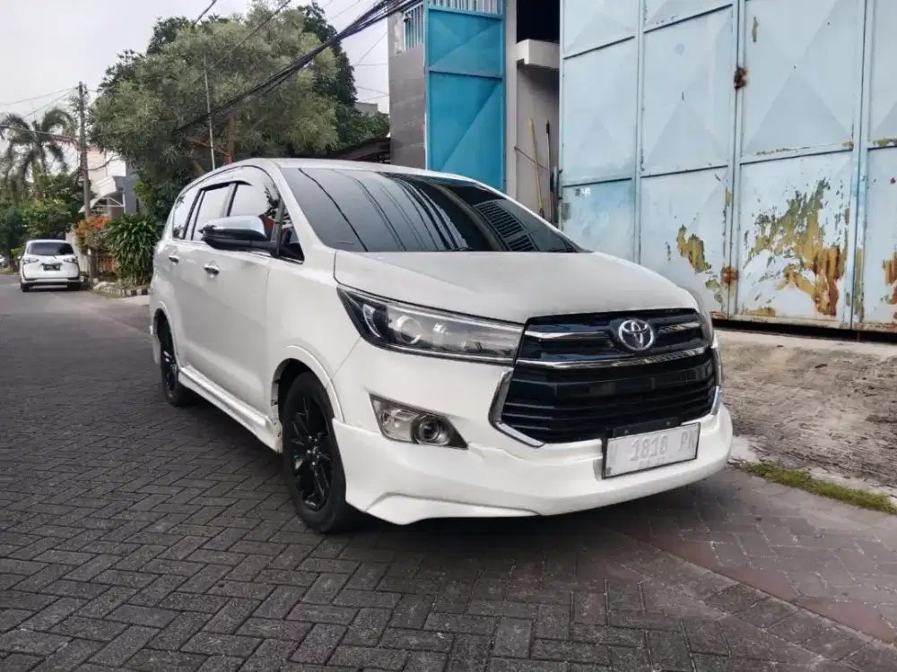 INNOVA VENTURER 2.4 DSL MATIC