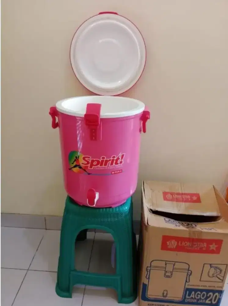 Tempat air minum Lion Star 20L