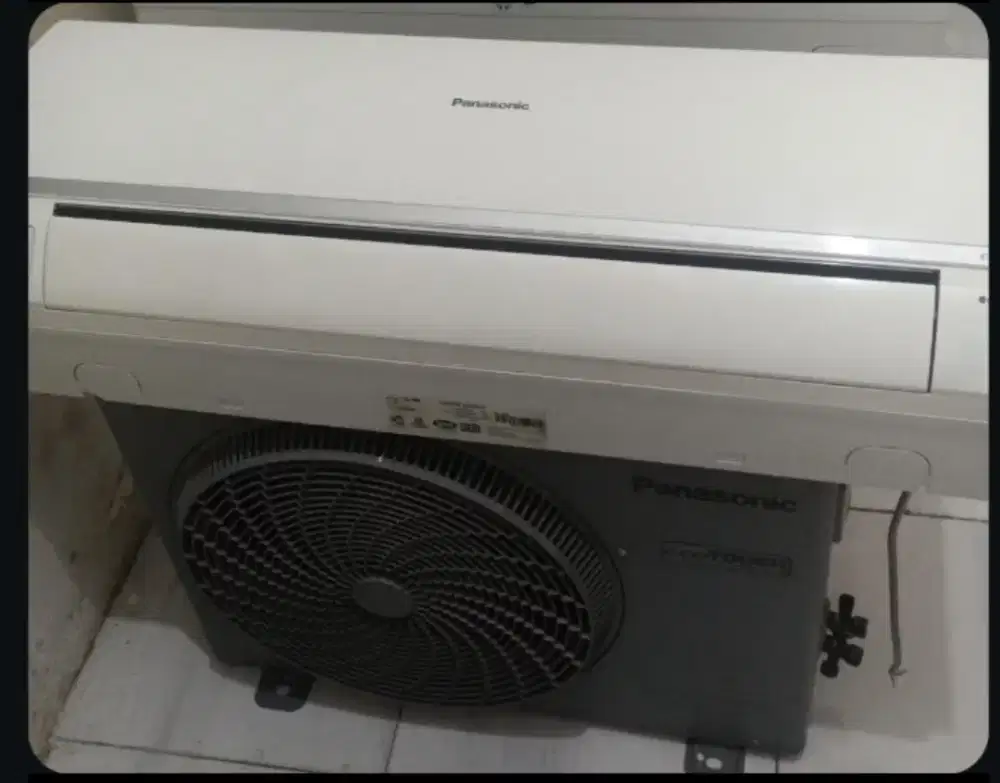 Jual ac panasonic 1/2 pk R 32 lowwat 360 watt kondisi 95% ori semua