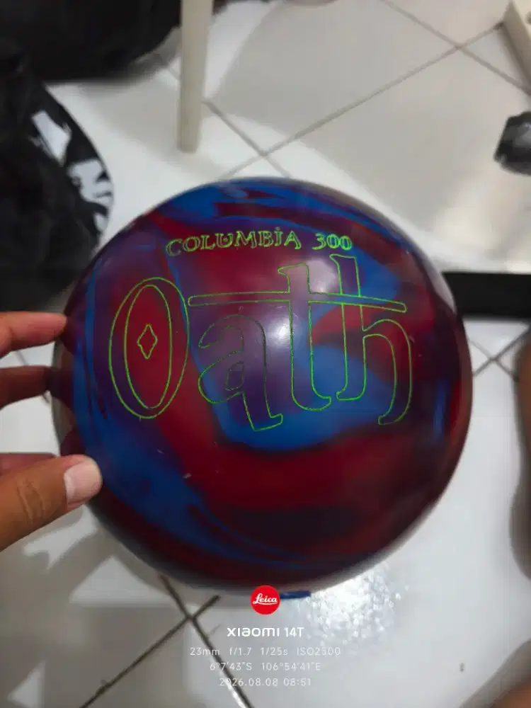 Bismillah, dijual cepat, bola bowling sudah dilubangi, belum setahun