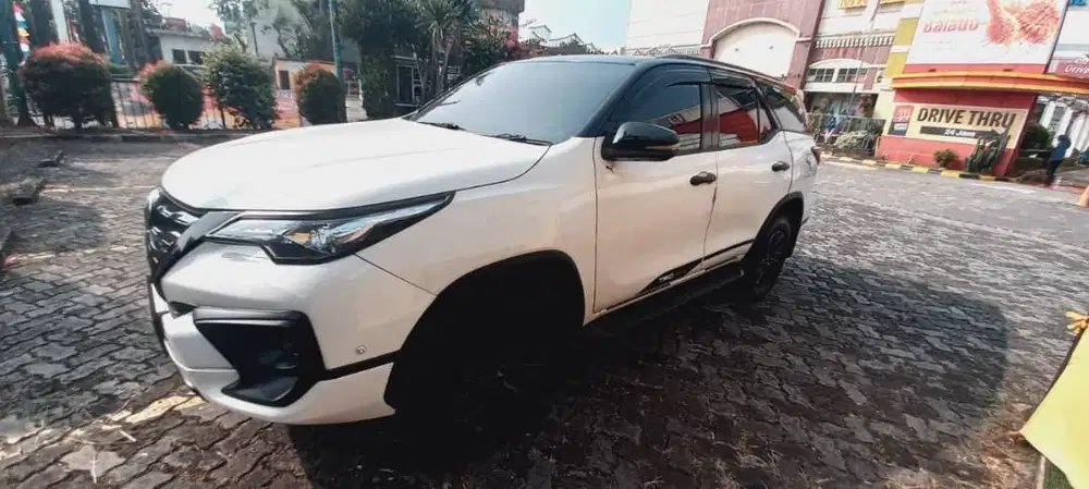 TOYOTA FORTUNER 2018