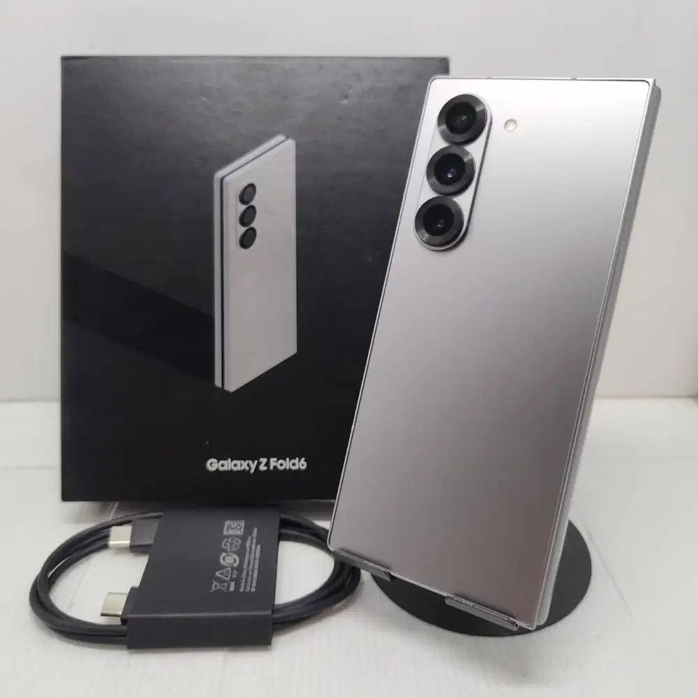 LIKE NEW  99% SAMSUNG GALAXY Z FOLD 6 5G 12/256 SILVER SHADOW SEIN RES