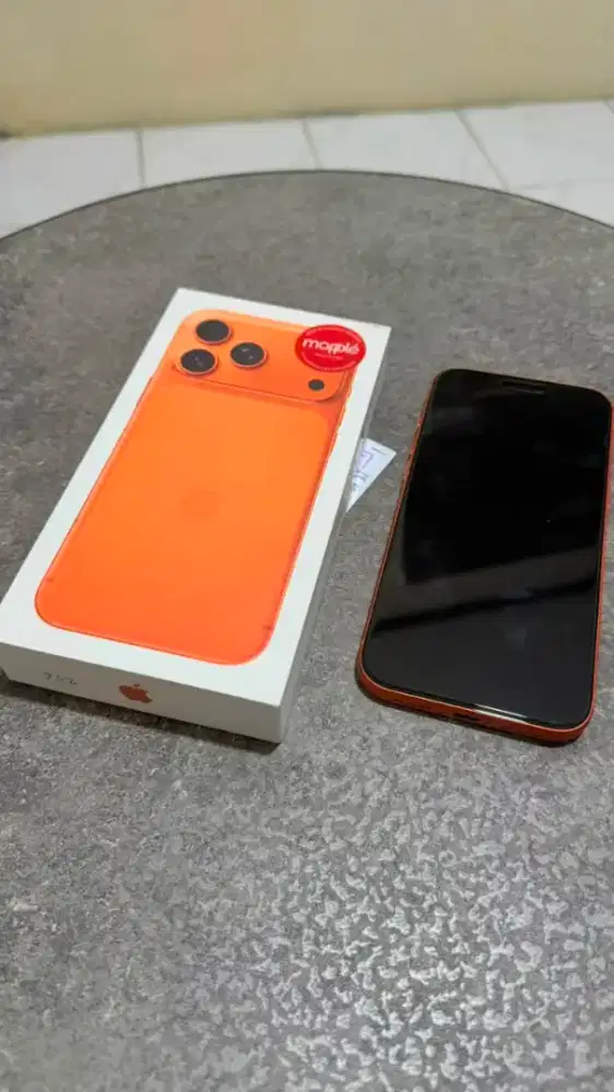 Iphone 17 promax cosmic orange