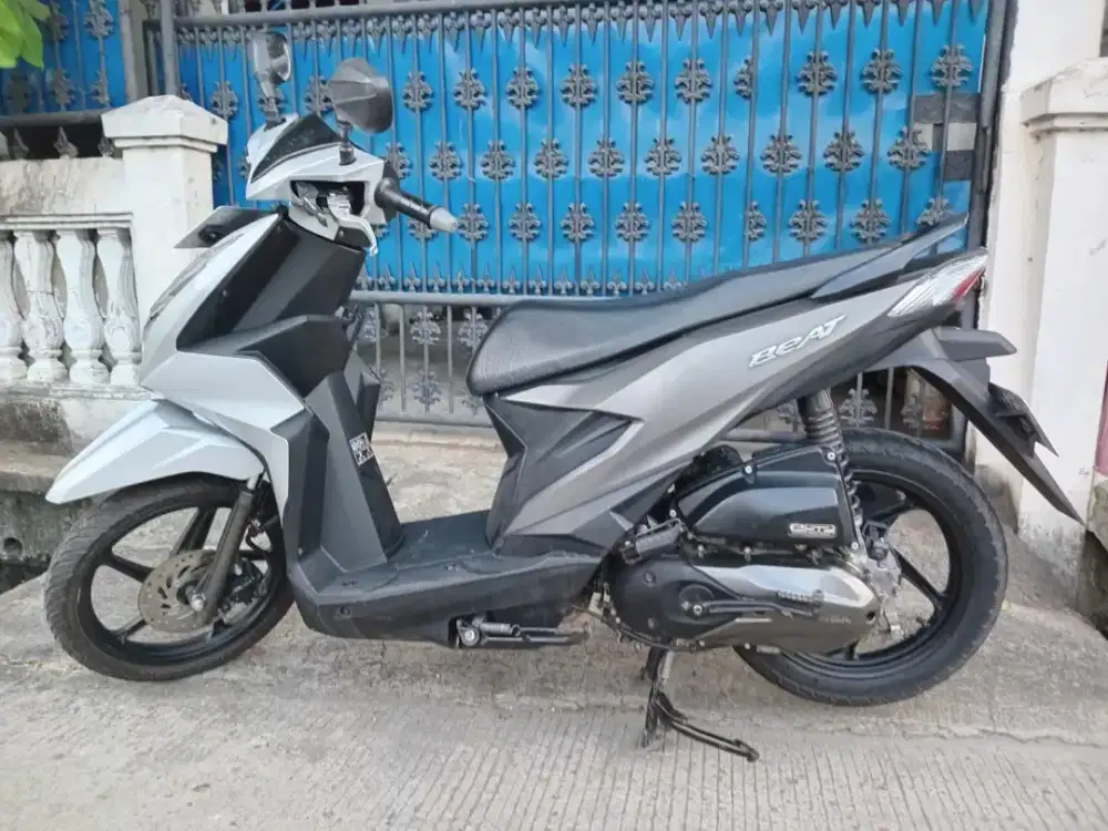 Dijual Honda Beat 2023, silver,kondisi bagus,surat lengkap,pajak hidup