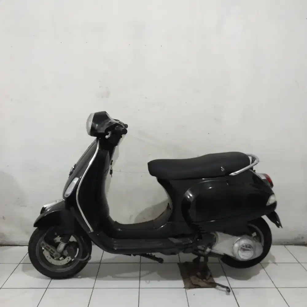 Piaggio Vespa LX150 2012 Orisinil Mesin Aluss Lengkap Bagus