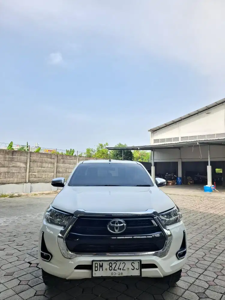 Hilux DC 2023 G manual. Km 98rb antik