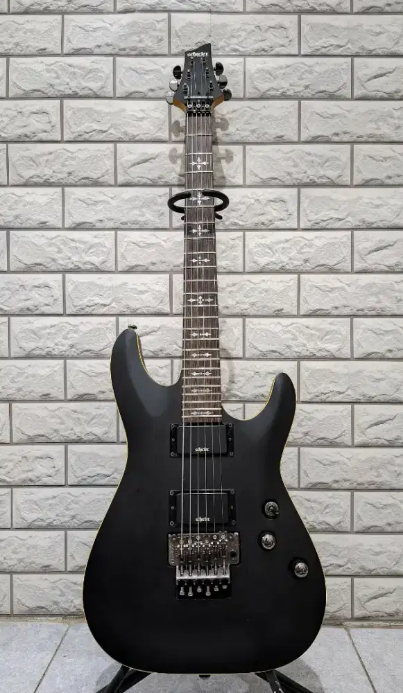 GITAR LISTRIK SCHECTER