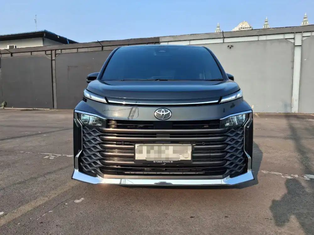 Full Orisinil, km 19k Toyota New Voxy 2.0 AT 2023 Hitam