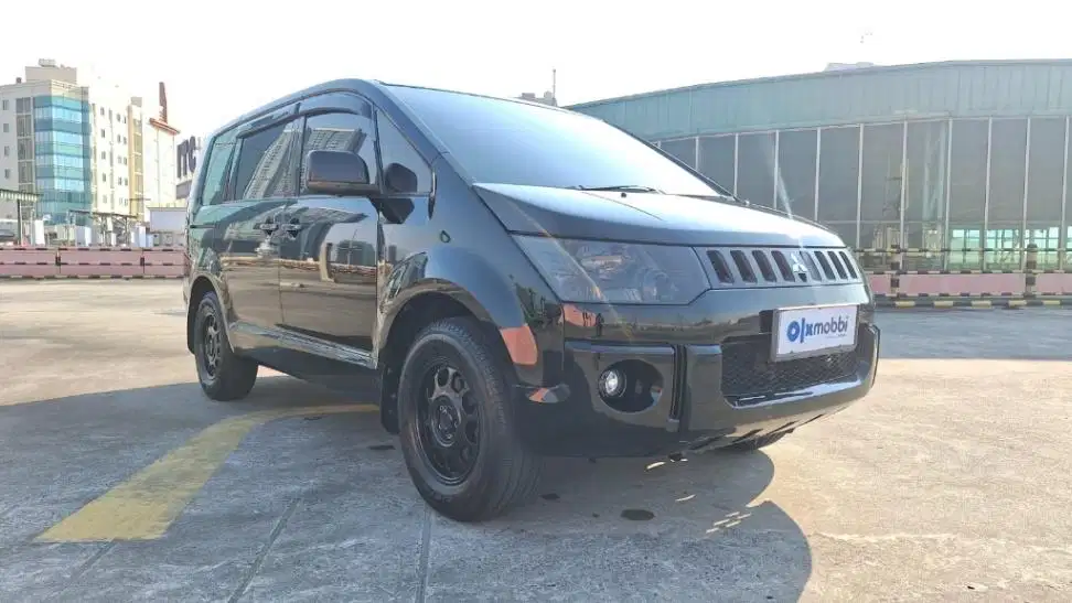 KM Rendah - Mitsubishi Delica 2.0 D5 Bensin-AT 2015