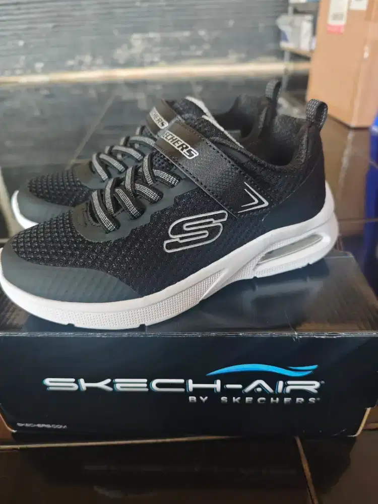 SKECHERS ORIGINAL - NEW - SIZE 33,5