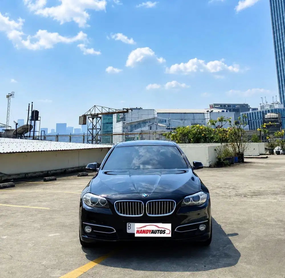 BMW 520i Facelift 2014 Automatic Hitam Metalik