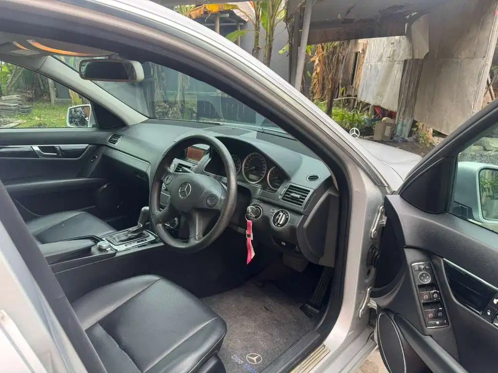 Mercedes-Benz C200 2010 Bensin