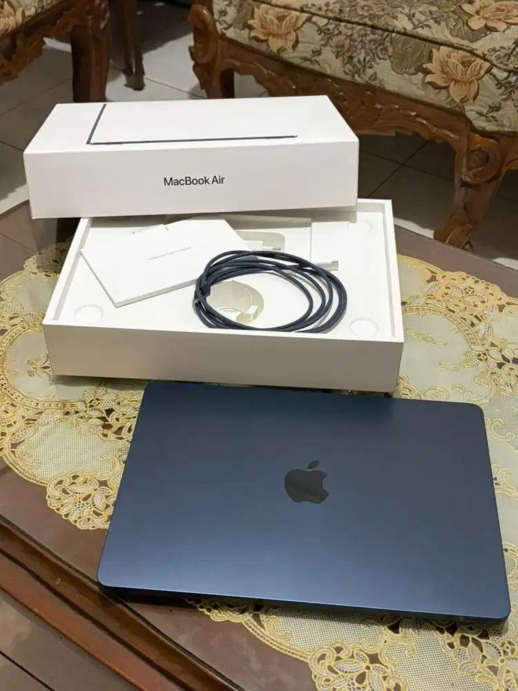 Macbook Air M5 16/512gb belum 1 bulan NETT