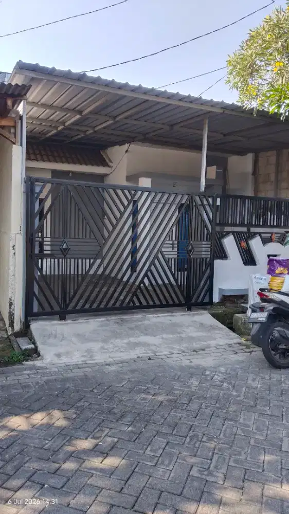 Jual rumah di sapphire residence