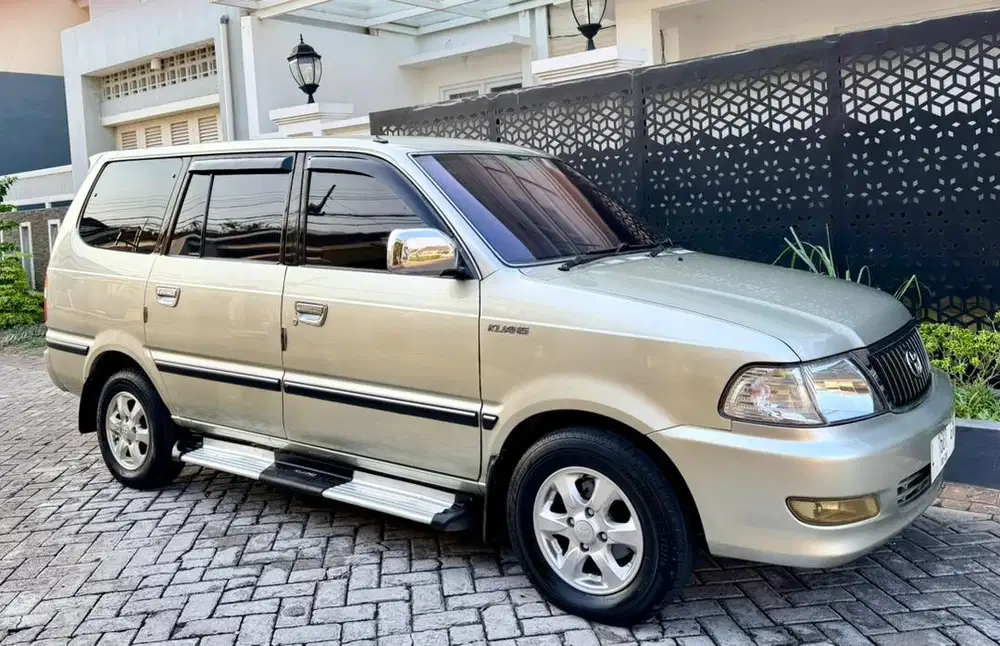 Kijang LGX 1.8 bensin th 2003 istimewa