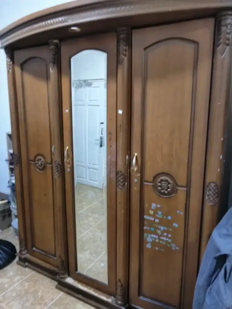Lemari jati bekas 3 pintu