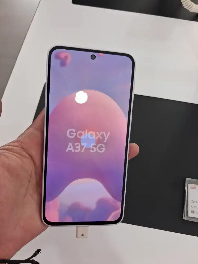 Samsung A37 5G .