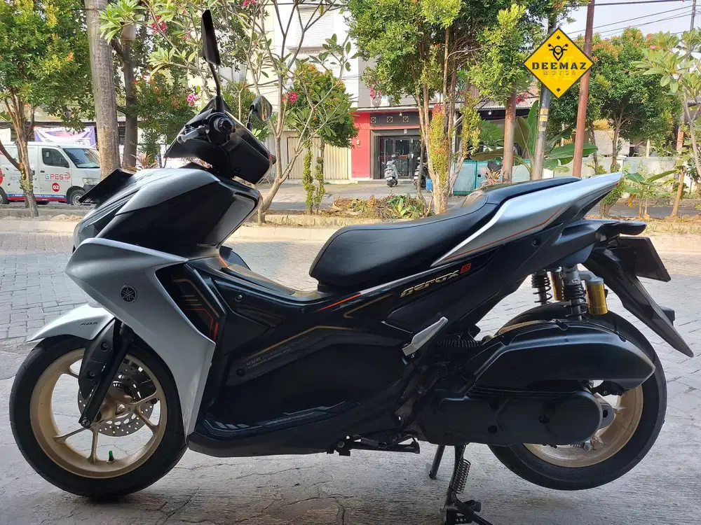 (DP 300 Rb)‼️ Yamaha Aerox ABS Keyless Connected Silver 2023